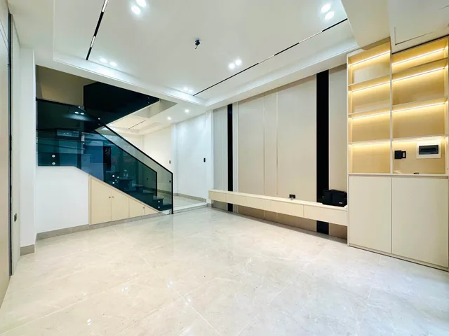 Nhà đẹp 4 tầng xây mới ô tô đỗ cửa , ngõ thông Trần Nguyên Hãn chỉ với 3,xx tỷ