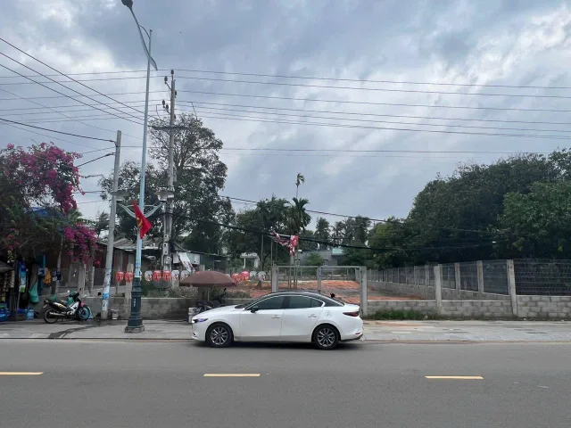 Bán 1811m2 mặt tiền Nguyễn Đình Chiểu, Hàm Tiến. LH: 0974090487