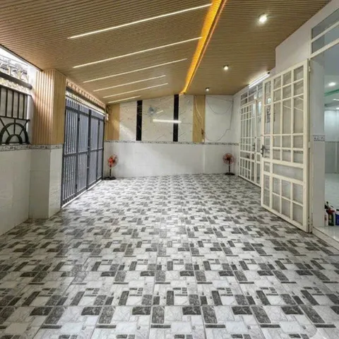 Bán nhà riêng 2 tầng - Khu Tên Lửa - Bình Tân - DT: 86.5m² - giáp Quận 6