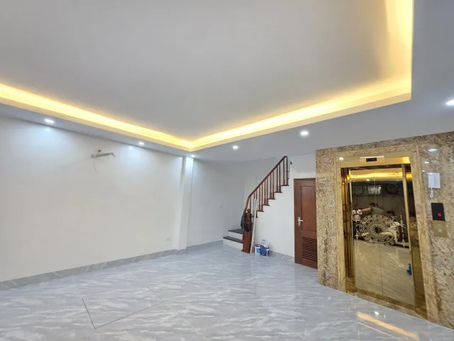 BÁN NHÀ CHÙA HÀ – TRUNG TÂM CẦU GIẤY – NHÀ MỚI KOONG – CÁCH PHỐ 15M – THANG MÁY
