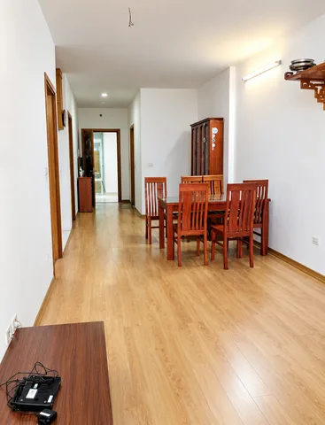 Cho thuê CĂN HỘ 2 ngủ toà Golden West số 2 Lê Văn Thiêm. 15 triệu/ tháng. Ưu tiên: Hộ gia đình