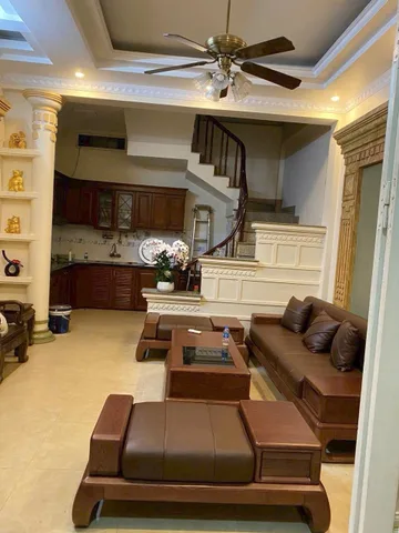 Cho thuê nhà ngõ 225 Quan Hoa, Cầu Giấy 38m x 5T SẠCH ĐẸP, Ở NHÓM giá 15 triệu
