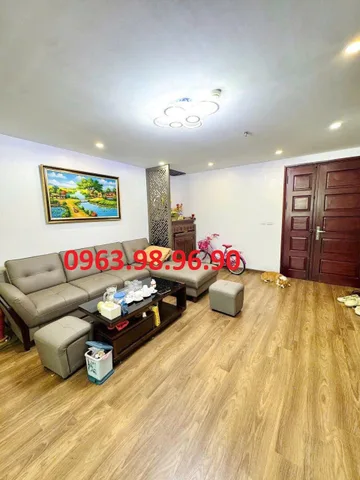 Chính chủ cần cho thuê gấp căn hộ chung cư cao cấp, diện tích rộng rãi tại trung tâm quận Hà Đông. Nhà đẹp long lanh, full nội thất, khách thuê chỉ việc xách vali vào ở ngay!