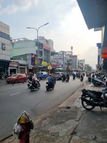 NHÀ MTKD SÔNG ĐÁY - 2 TẦNG - 74M² - NGANG 4.6M - GIÁ 13.9 TỶ