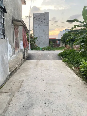 Bán 52.5m2 giá 1.7 tỷ tại Hoa Động ngõ ô tô 16 chỗ . Cách đường nhựa 20m.l/h:076.231.9990 e Thúy