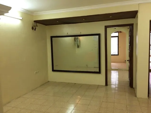 Cho thuCHO THUÊ CĂN HỘ TẬP THỂ PHỐ HOÀNG NGỌC PHÁCH, LÁNG HẠ, ĐỐNG ĐA, Ô TÔ ĐỖ, 3 NGỦ = 7.5TR