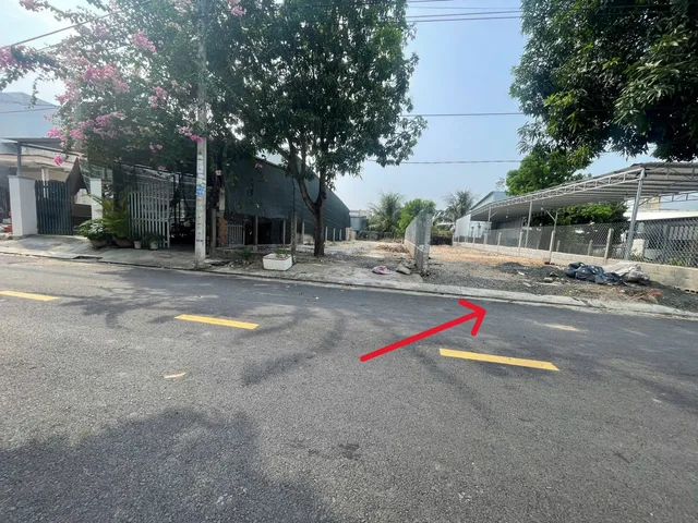 Bán Đất 181.5m2 có sẵn 125 m2 thổ cư giá 3.6 tỷ tại Đường Xuân Diệu Thị trấn Cam Đức Huyện Cam Lâm Khánh Hòa