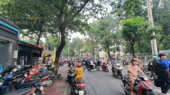 NHÀ TRỤC NGUYỄN DU 107M² FULL THỔ – NGANG 6,6M – 1 TRỆT 2 LẦU – HXH – NGAY TRUNG TÂM DĨ AN