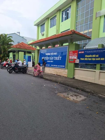 BÁN NHÀ MẶT TIỀN ĐƯỜNG SỐ 4, LINH TÂY - 3 TẦNG - 105m2 - GIÁ 9.5 TỶ