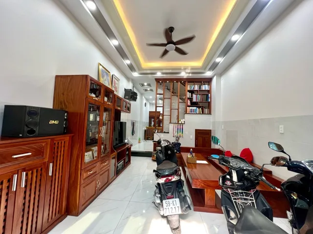 MẶT TIỀN KẾ LÊ VĂN QUỚI 52M² 3 TẦNG BTCT 3PN HẺM XE TẢI 6.3 TỶ