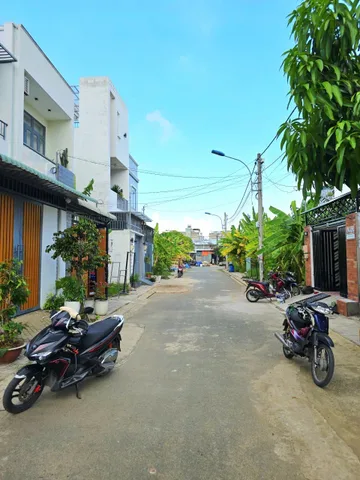 Bán Đất 50m2 có sẵn 50 m2 thổ cư giá 3.1 tỷ tại Đường Trường Lưu Phường Long Trường Quận 9 TP. Hồ Chí Minh