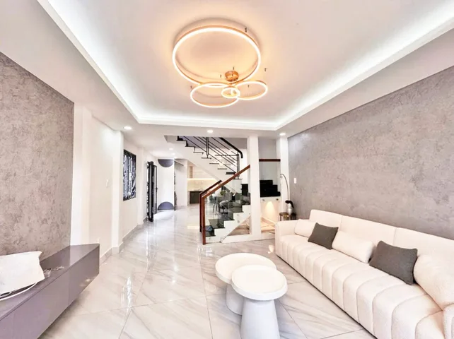 KẾ VINCOM PLAZA QUANG TRUNG 56M² 2 TẦNG 2PN FULL NỘI THẤT 5,89 TỶ