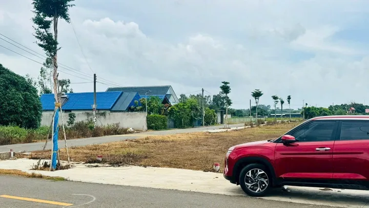 BÁN NHANH LÔ ĐẤT NGAY KCN ĐẤT ĐỎ 207M2 NGANG 10 CHỈ 1 TỶ NHỈNH, DÂN CƯ HIỆN HỮU