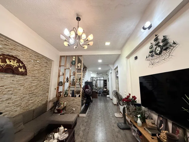 Bán Nhà riêng 76m2 có sẵn 76 m2 thổ cư giá 12.89 tỷ tại Phường Thạch Bàn Phường Ba Đình Hà Nội