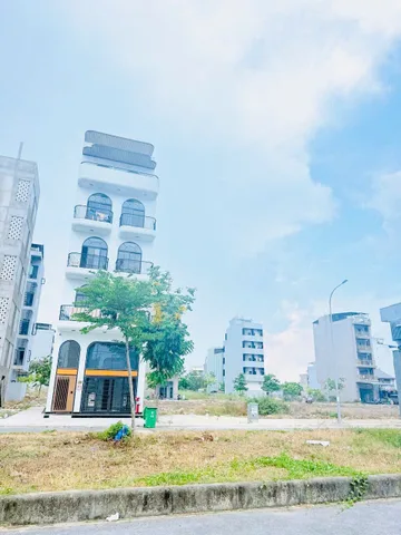 ĐẤT ĐẸP ĐƯỜNG 7,5m KĐT FPT - XÂY GÌ CŨNG ĐẸP