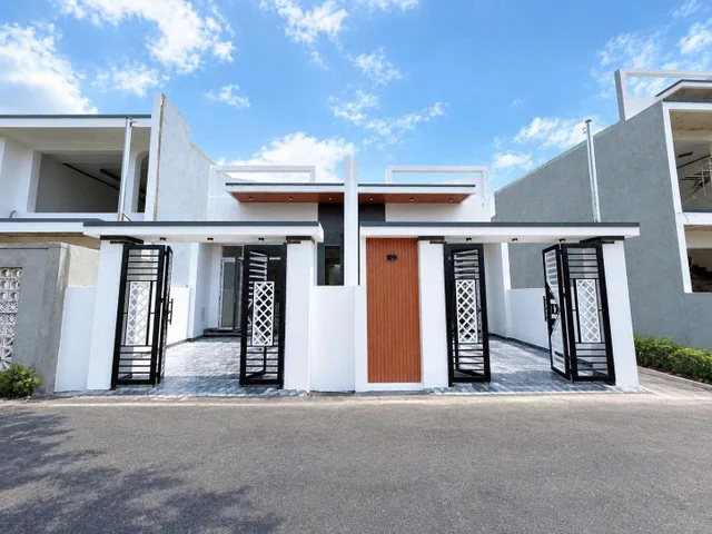 CẶP NHÀ CẤP 4 MỚI HOÀN THIỆN CỰC ĐẸP NGAY MẶT TIỀN ĐƯỜNG LONG CHIẾN