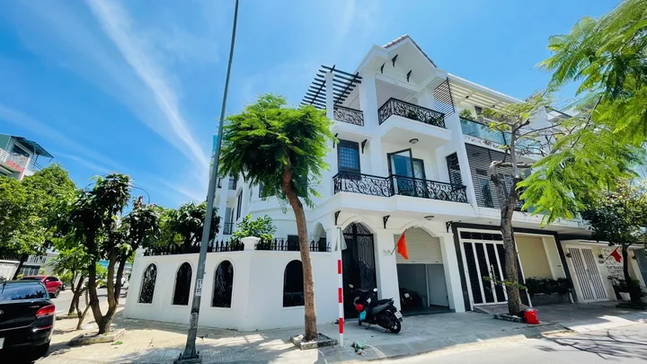 Bán Nhà riêng 184m2 có sẵn 184 m2 thổ cư giá 19.5 tỷ tại Đường số 8D Phường Phước Hải Thành phố Nha Trang Khánh Hòa