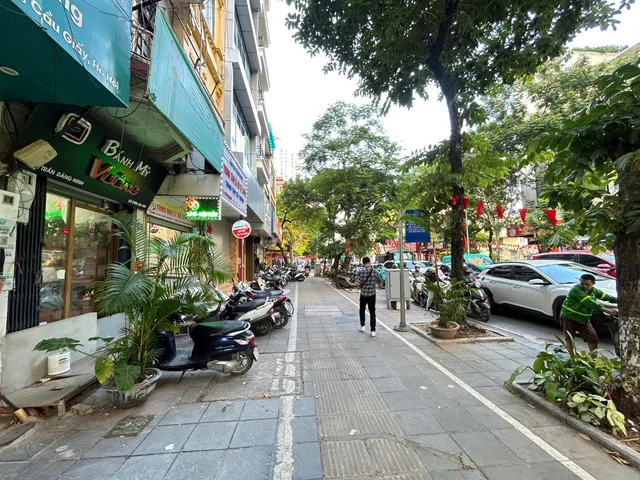 Cho thuê nhà mặt phố Trần Đăng Ninh Cầu Giấy - 7 nổi 1 hầm, 68tr