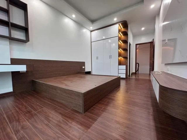 🏠 CHO THUÊ NHÀ NGUYÊN CĂN 5 TẦNG - NGÕ 12 QUANG TRUNG (HÀ ĐÔNG) 
🏠📍 Vị trí đẹp - Nhà mới tinh - Nhận nhà đầu tháng 10