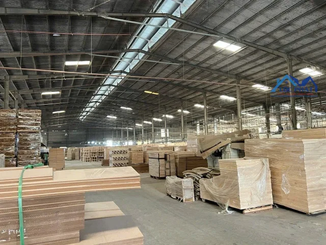 Bán nhà xưởng 57.000m2 đất SKC gần kcn Tân Uyên Bình Dương giá 300 tỷ