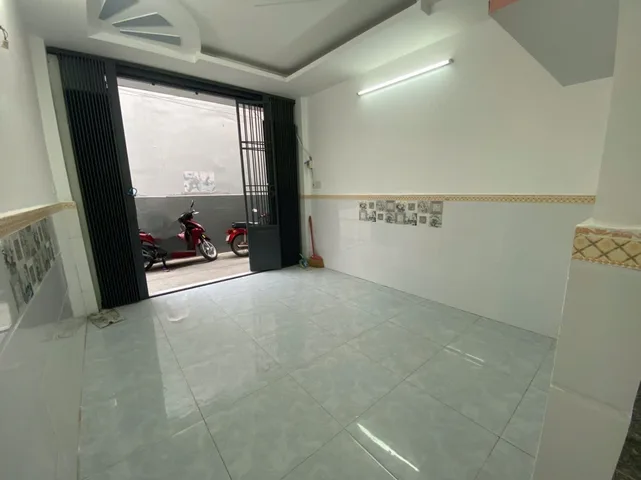 Nhỉnh 3 tỷ nhà mới xây cạnh chợ Phú Lâm,DT(30m2)hẻm 3m thông,vào ở ngay(KK1809).