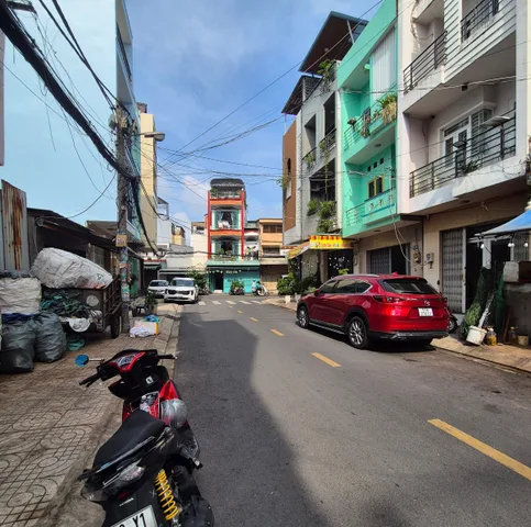 Bán nhà 2 tầng -KDC Lý Chiêu Hoàng - DTSD: 102.2 m² - Mặt tiền thoáng, Tiện kinh doanh