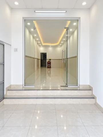 BÁN NHÀ 4 TẦNG MẶT TIỀN PHẠM VĂN ĐỒNG  - VỊ TRÍ KINH DOANH VIP