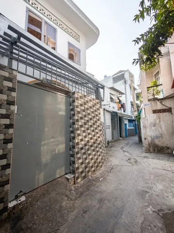 Bán Nhà 46m2 - 2 lầu hẻm ba gác thông chỉ nhỉnh 6 tỷ ngay Thích Quảng Đức