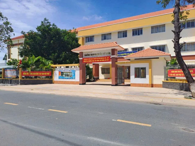 O931.783.2O9. CẦN TIỀN BÁN GẤP 440M2 ĐẤT T.CƯ, MT NHỰA NGAY KCN SÁT CHỢ, TR.HỌC. GIÁ 540TR
