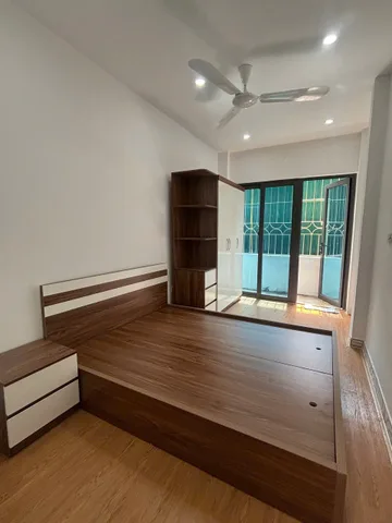 CHO THUÊ NHÀ PHỐ TÔN ĐỨC THẮNG, ĐỐNG ĐA, 5 NGỦ - 12 TRIỆU