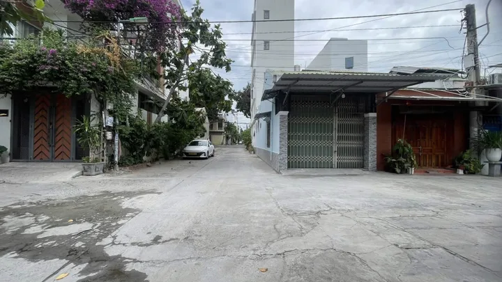 Bán Nhà gác lửng khu cán bộ an ninh . Đường 9 m . Phước Long Nha Trang chỉ 4,7 tỷ