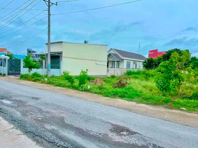 BÁN 500m2 ĐẤT THỔ CƯ, SỔ RIÊNG SÁT CHỢ, HỒ SINH THÁI. GIÁ 350 triệu