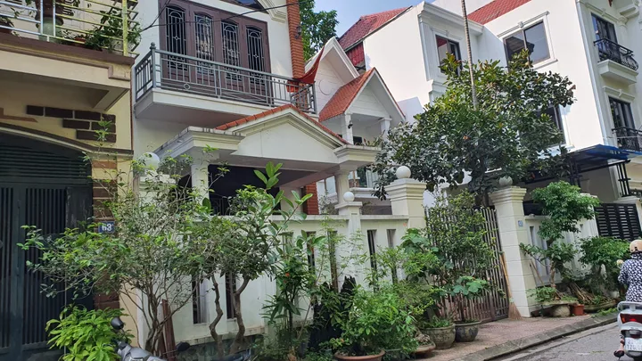 Bán Nhà riêng 137m2 có sẵn 137 m2 thổ cư giá 22 tỷ tại Phường Bồ Đề Quận Long Biên Hà Nội