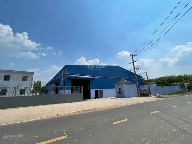 Cho thuê xưởng mới 2300m2 Tân Uyên PCCC tự động giá: 216 triệu/tháng, giấy tờ đầy đủ, cont 24h