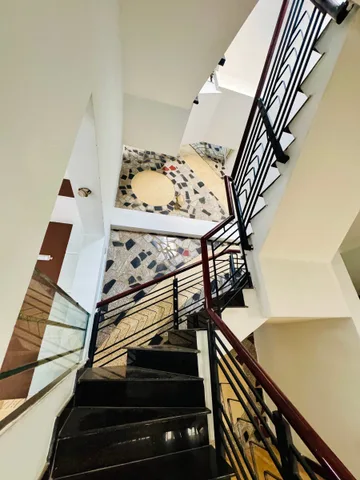 BÁN CĂN GÓC 3 TẦNG TRƯỜNG THỌ - 6PN - GẦN GA METRO - 62M2 - GIÁ 5.x Tỷ