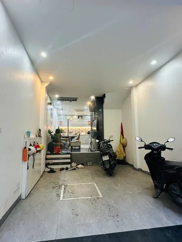 Bán Nhà Hoàng Văn Thái. Thanh Xuân. Ô Tô. DT 43m2. MT 3.6m. 4 Tầng. Giá 16.9 Tỷ.