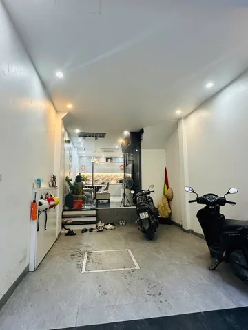 Bán Nhà Hoàng Văn Thái. Thanh Xuân. Ô Tô. DT 43m2. MT 3.6m. 4 Tầng. Giá 16.9 Tỷ.