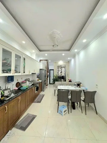 Bán Nhà Lạc Long Quân. Cầu Giấy. 6 Tầng Thang Máy. DT 35m2. MT 3.4m. Giá 10.8 Tỷ.