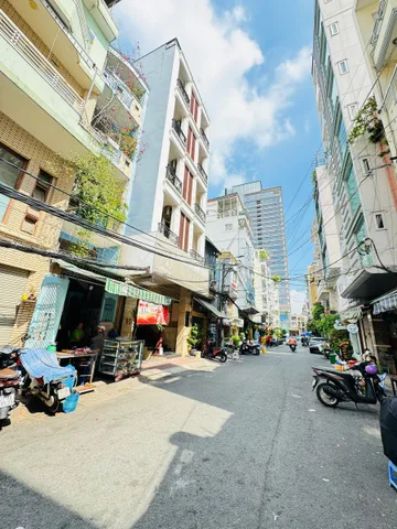 Bán Nhà Mặt Tiền 130 Nguyễn Trãi, Bến Thành, Quận 1