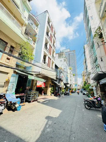 Bán Nhà Mặt Tiền 130 Nguyễn Trãi, Bến Thành, Quận 1