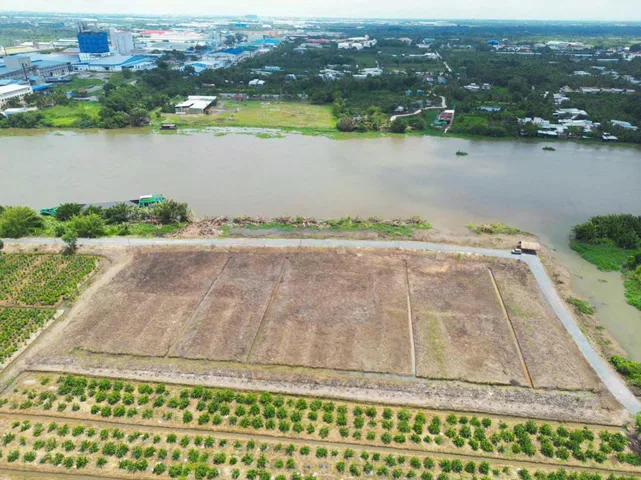Bán 3 lô đất vườn view sông Vàm Cỏ, xã Thạnh Lợi, Bến Lức dt 500m2 giá 850 triệu / lô