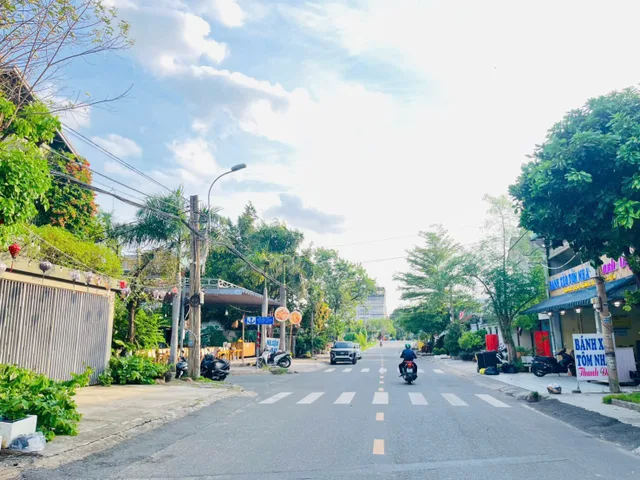 CẶP ĐÔI NHÀ VEN SÔNG ( NGANG 12m) - P.HIỆP BÌNH CHÁNH – NGAY PHẠM VĂN ĐỒNG -DT 198M² 👉 ĐANG CÓ DÒNG TIỀN 14,3 TR/THÁNG.