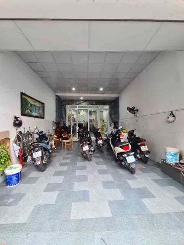 Bán Nhà riêng 100m2 có sẵn 100 m2 thổ cư giá 12.8 tỷ tại Đường Nguyễn Thị Huê Xã Bà Điểm Huyện Hóc Môn TP. Hồ Chí Minh