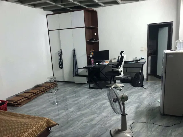 Gia đình không sử dụng cho thuê nhà c4 có gác xếp tại ngõ 14 Mễ Trì Hạ giá 6tr