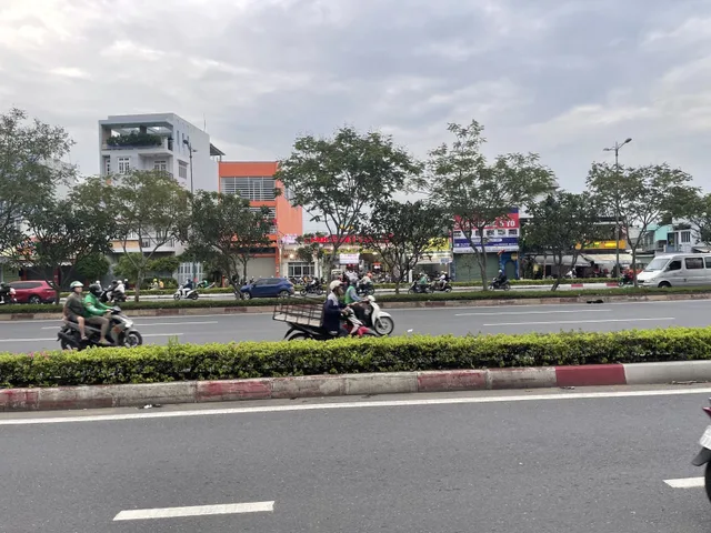 BÁN ĐẤT MẶT TIỀN ĐƯỜNG PHẠM VĂN ĐỒNG, HIỆP BÌNH CHÁNH - 640m2 - GIÁ 100 TỶ TL