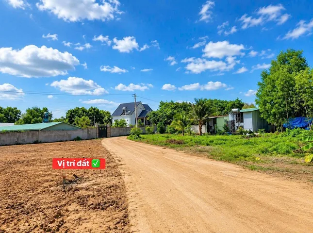 Bán Đất 1100m2 có sẵn 300 m2 thổ cư giá 400 triệu tại Xã Minh Lập Thị xã Chơn Thành Bình Phước