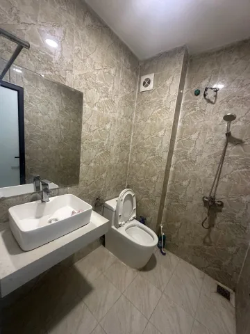 BÁN NHÀ BÁT KHỐI LONG BIÊN SIÊU HIẾM ,4 TẦNG , GIÁ 5,1 TỶ.