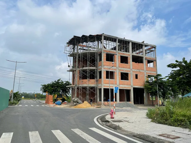 Nhà Phố 4 Tầng Giữa Thủ Phủ Công Nghiệp Đức Hòa – 90m² Đất, Giá Chỉ 3,6 Tỷ, thuê lại 15 triệu/tháng