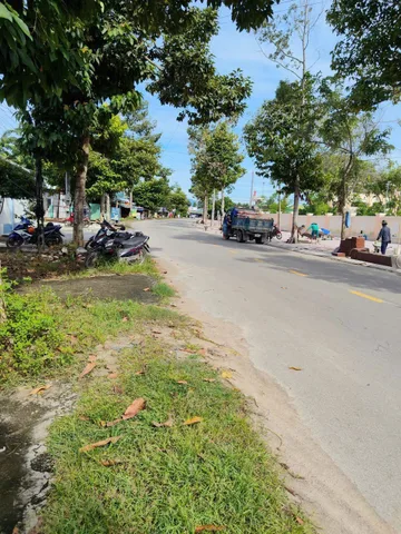 Chính chủ bán Đất 510m2 (có sẵn 100m2 TC), 2 mặt tiền đường Đinh Bộ Lĩnh (đối điện Trường THCS Tân Thiện - KDC Dâu Tằm - Ngang 14x36, nở hậu 15.5m