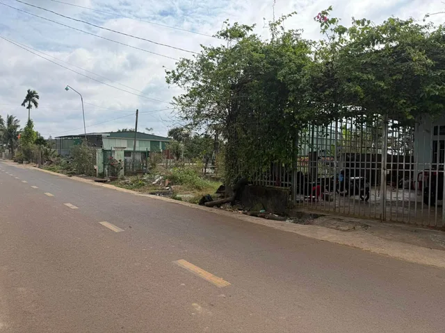 Bán Nhà riêng 355.2m2 có sẵn 50 m2 thổ cư giá 2.2 tỷ tại Thị trấn Quảng Phú Huyện Cư M'gar Đắk Lắk